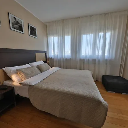 Apartment Business & Travel *
