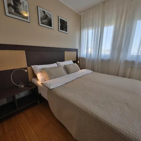 Apartment Business & Travel *